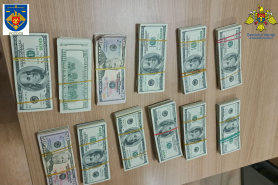 Peste 100.000 dolari de contrabandă, depistați într-un autocar sosit din Odesa